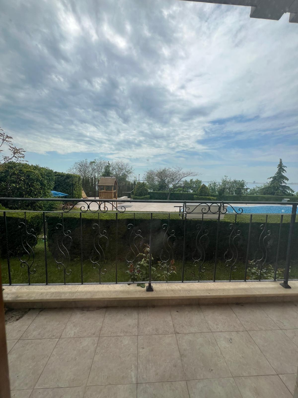 Трехкомнатная квартира в комплексе Royal Bay 1