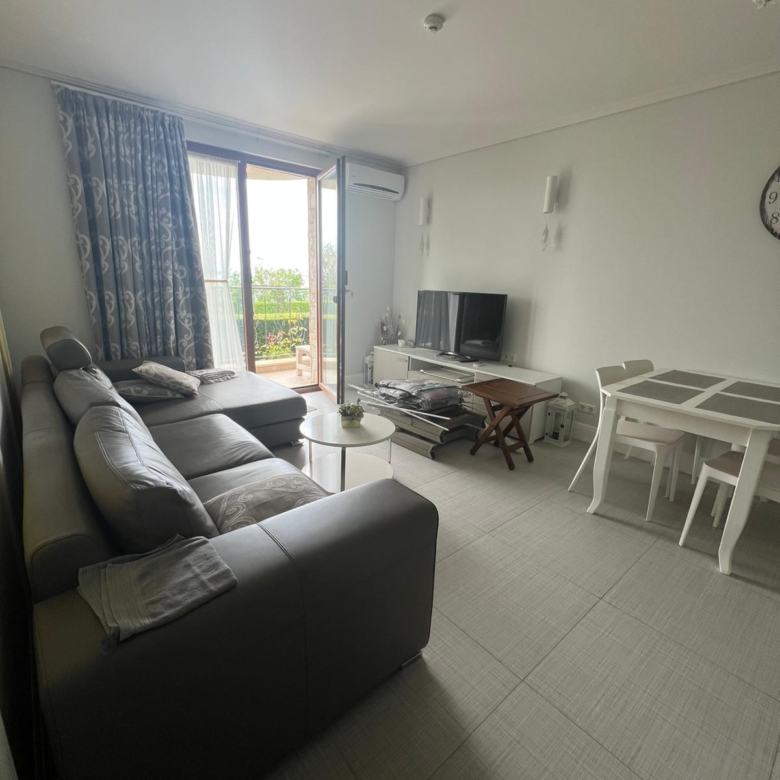 Трехкомнатная квартира в комплексе Royal Bay 1