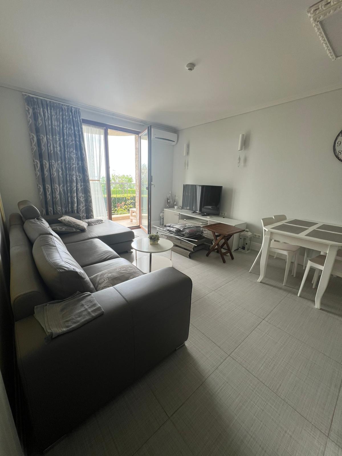 Трехкомнатная квартира в комплексе Royal Bay 1