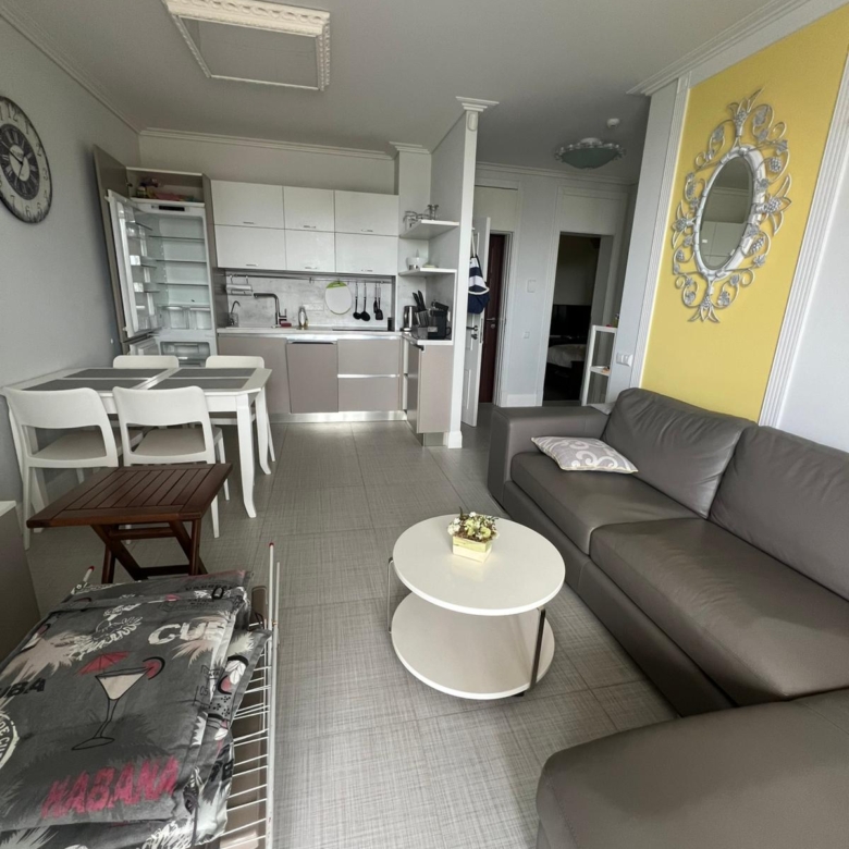 Трехкомнатная квартира в комплексе Royal Bay 1