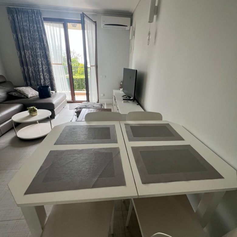 Трехкомнатная квартира в комплексе Royal Bay 1