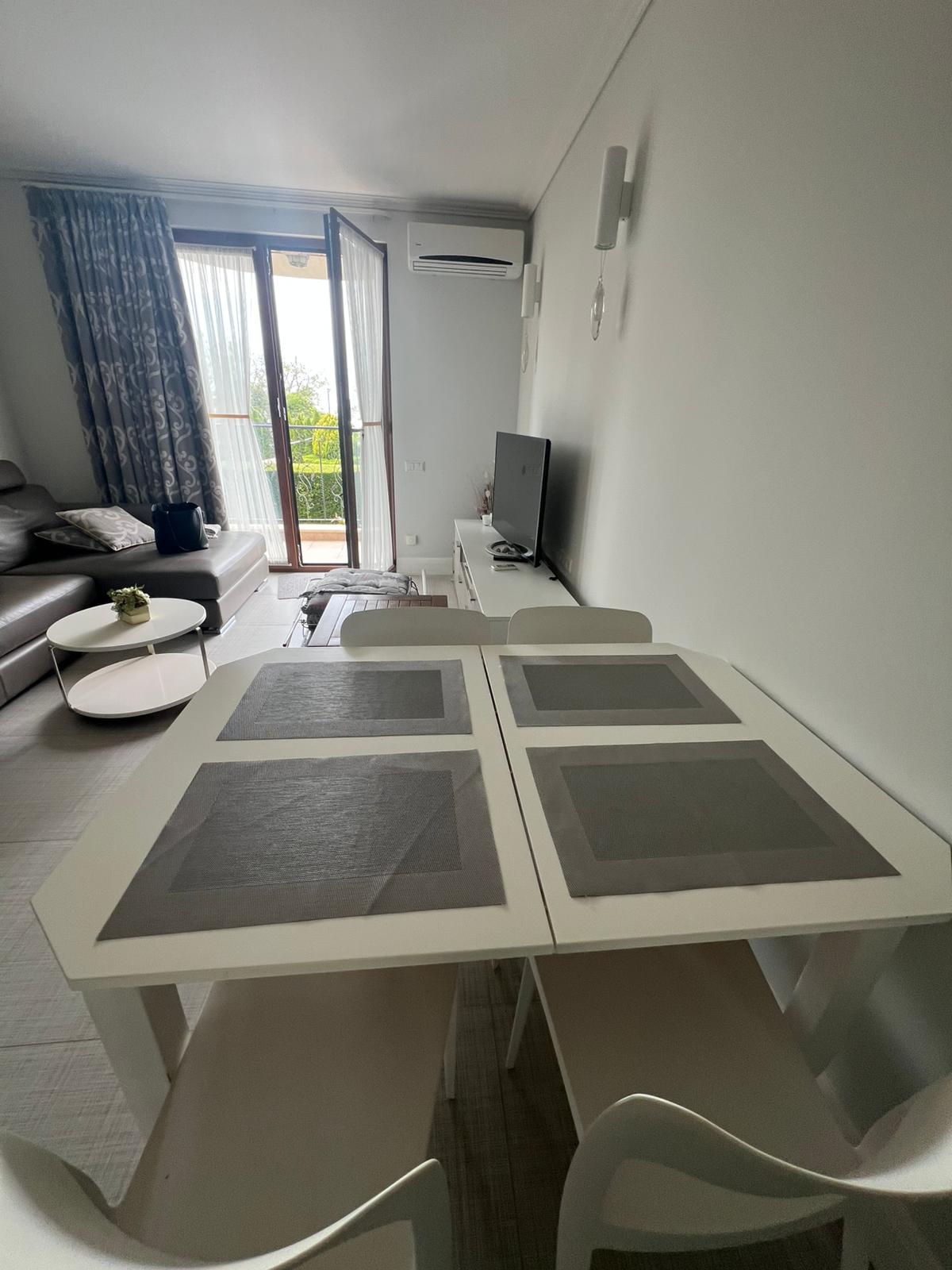 Трехкомнатная квартира в комплексе Royal Bay 1