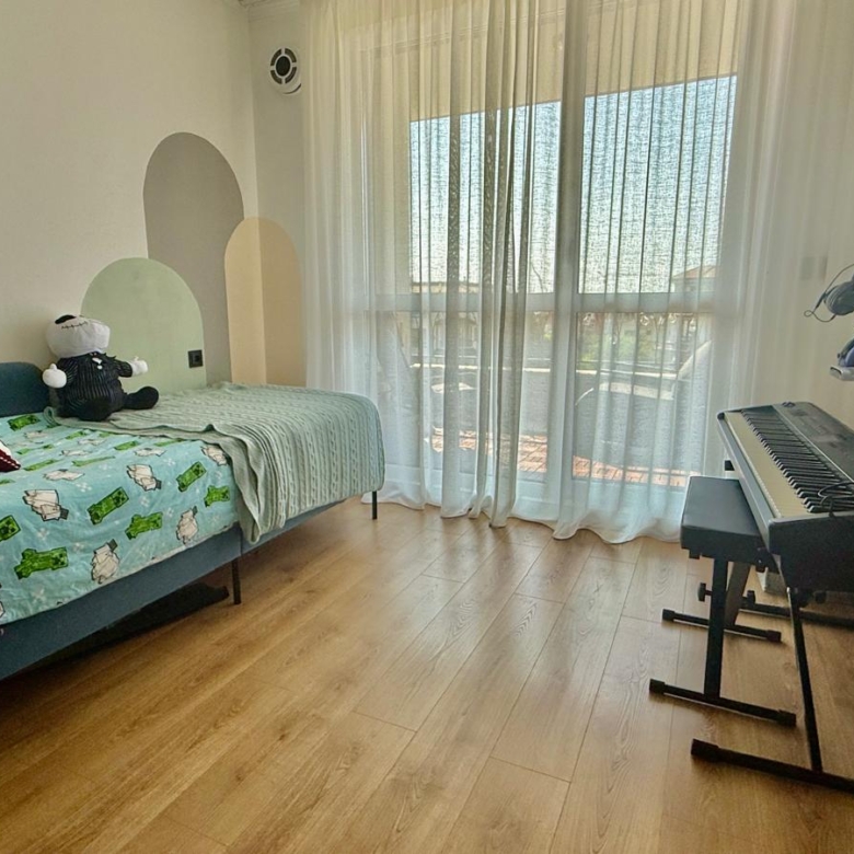 Четырехкомнатная квартира в к-с Bay View Family 1