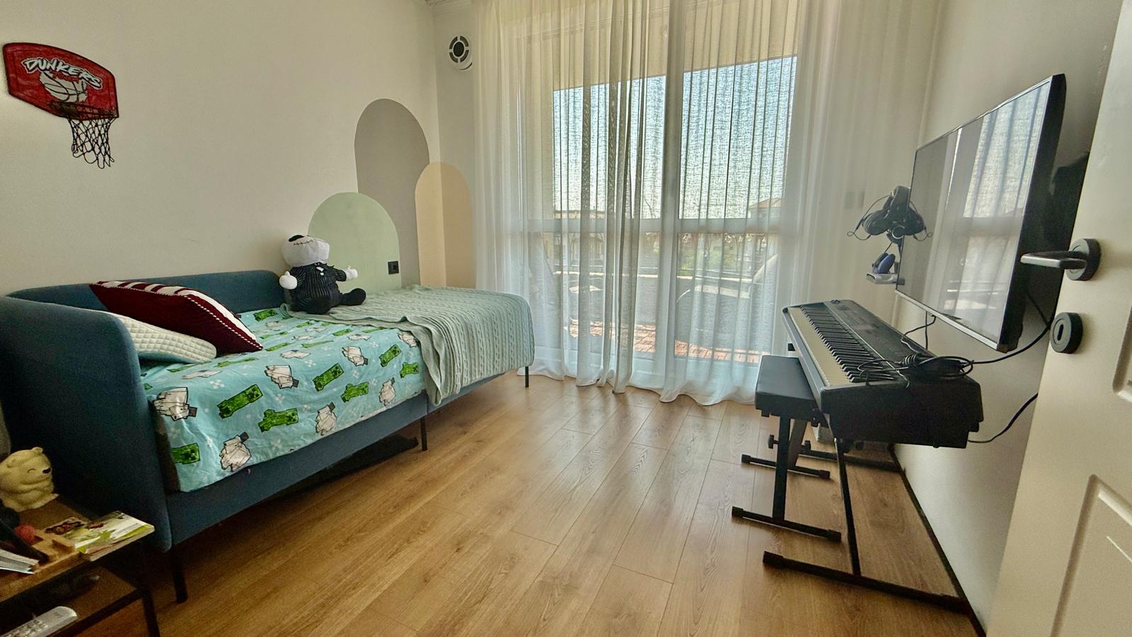 Четырехкомнатная квартира в к-с Bay View Family 1