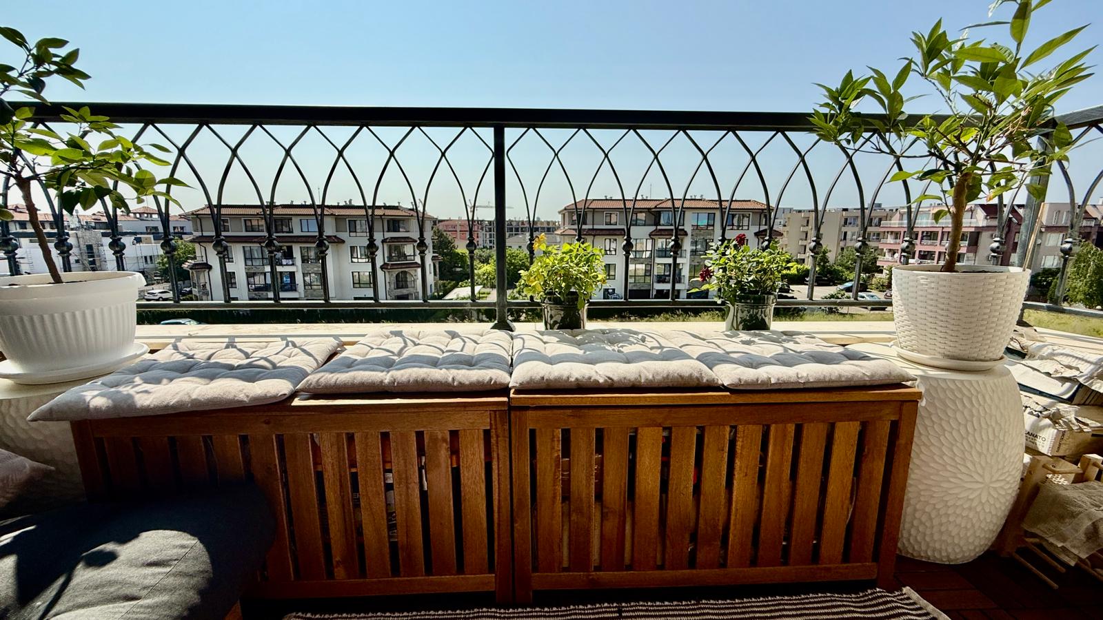 Четырехкомнатная квартира в к-с Bay View Family 1