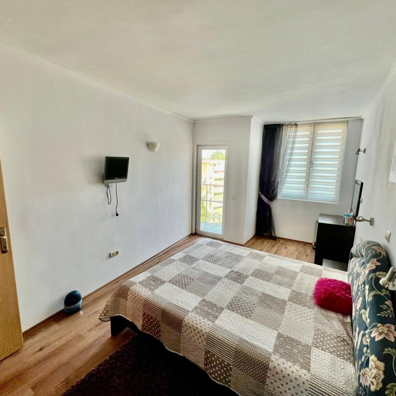 Двухкомнатная квартира в к-с Sunny Holiday
