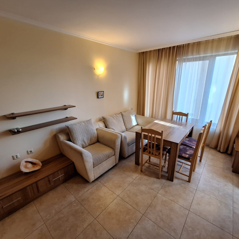 Двухкомнатная квартира в комплексе Sea Regal