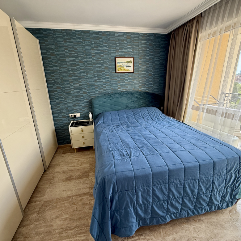 Трехкомнатная квартира в к-с Villa Florence