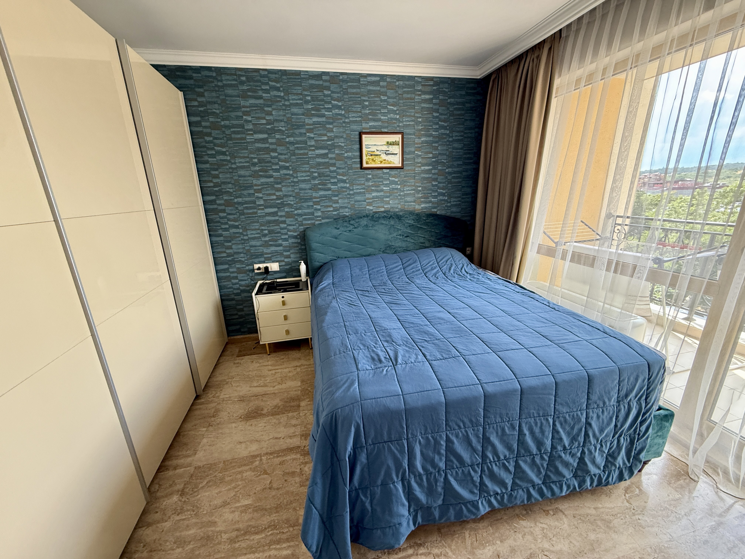 Трехкомнатная квартира в к-с Villa Florence