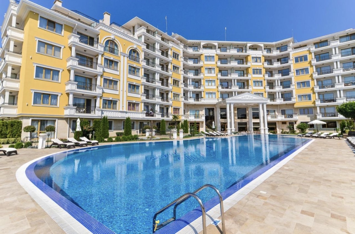 Трехкомнатная квартира в к-с Villa Florence
