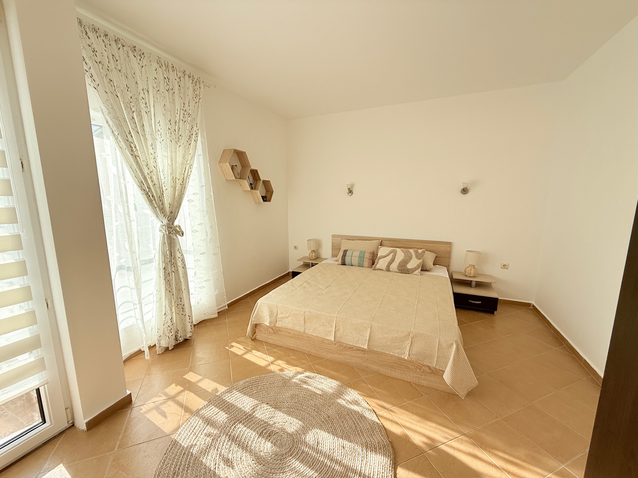 Трехкомнатная квартира в жилом доме Solis