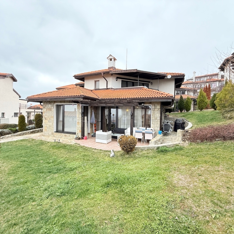Трехкомнатная квартира в Bay View Villas