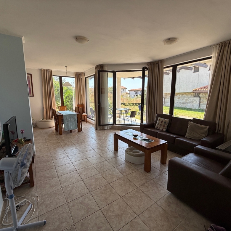 Двухэтажный дом в комплексе Bay View Villas