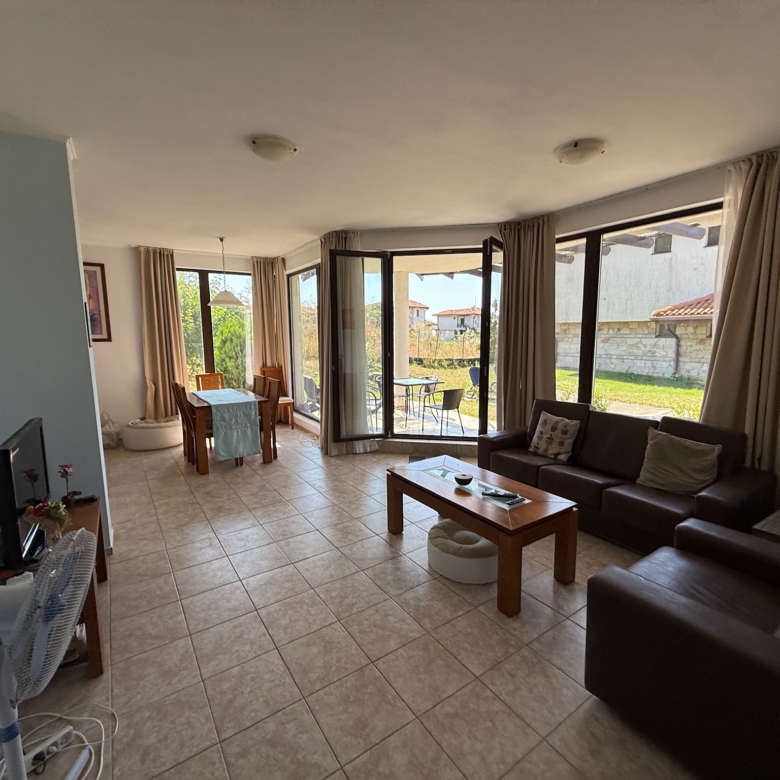 Двухэтажный дом в комплексе Bay View Villas