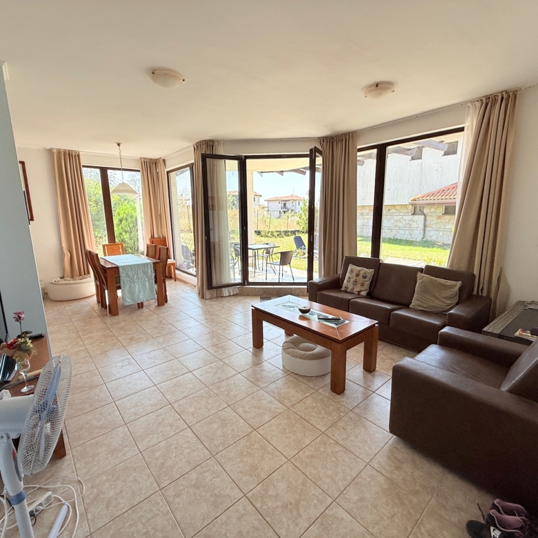 Двухэтажный дом в комплексе Bay View Villas