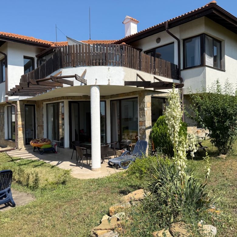 Двухэтажный дом в комплексе Bay View Villas