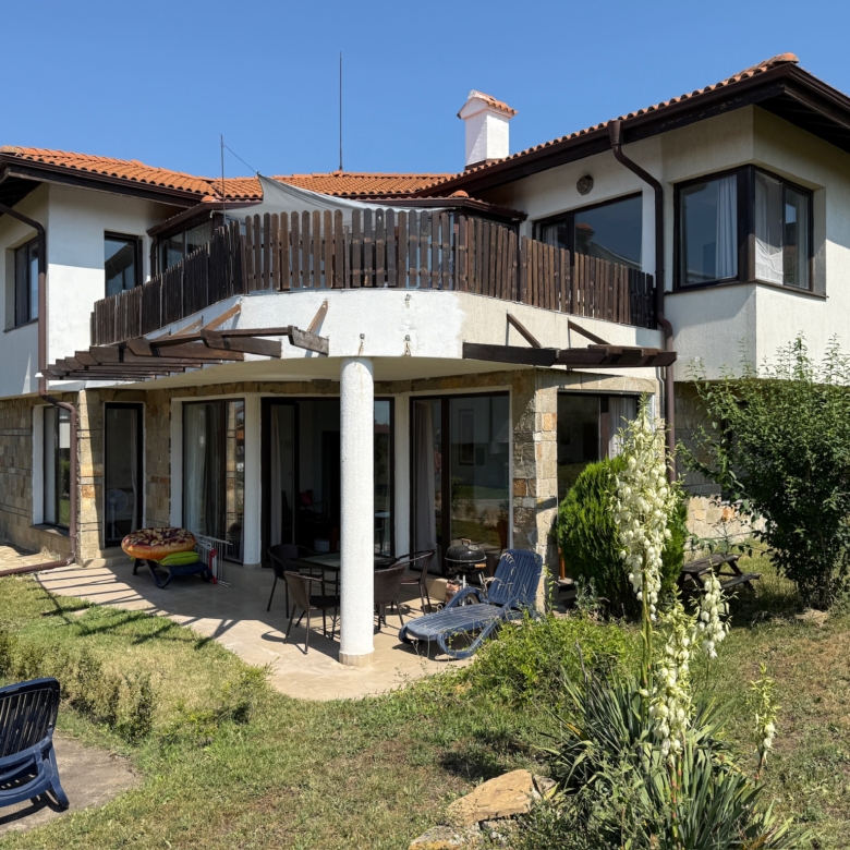 Двухэтажный дом в комплексе Bay View Villas
