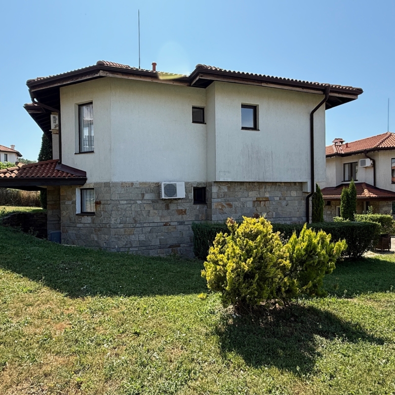 Двухэтажный дом в комплексе Bay View Villas