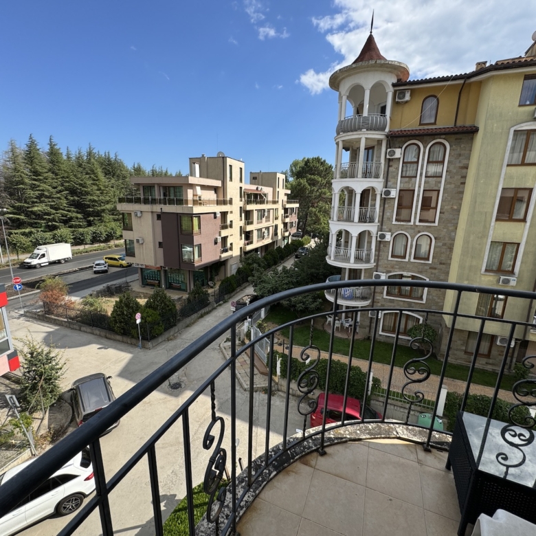 Трехкомнатная квартира в комплексе Avalon