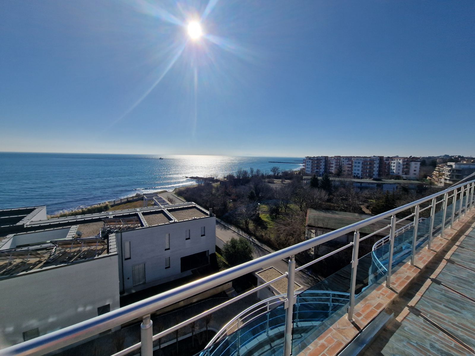 Трехкомнатная квартира в к-с Oasis PentHouse