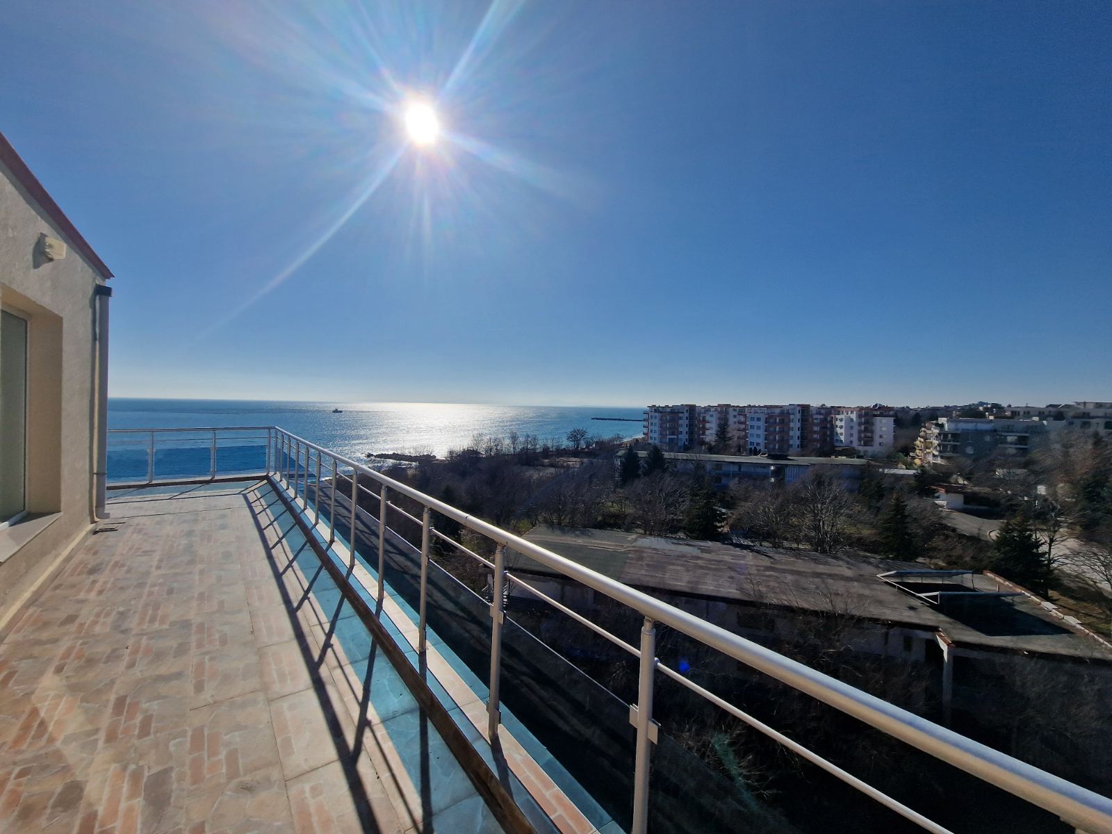 Трехкомнатная квартира в к-с Oasis PentHouse