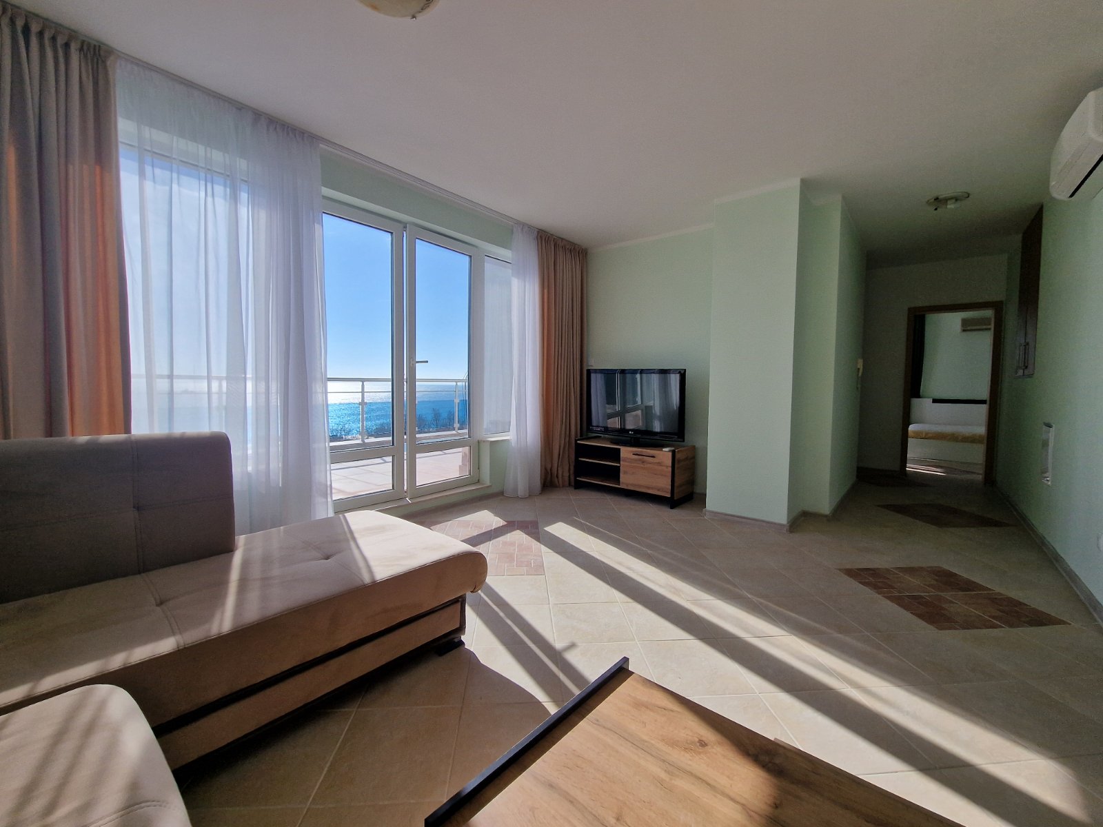 Трехкомнатная квартира в к-с Oasis PentHouse