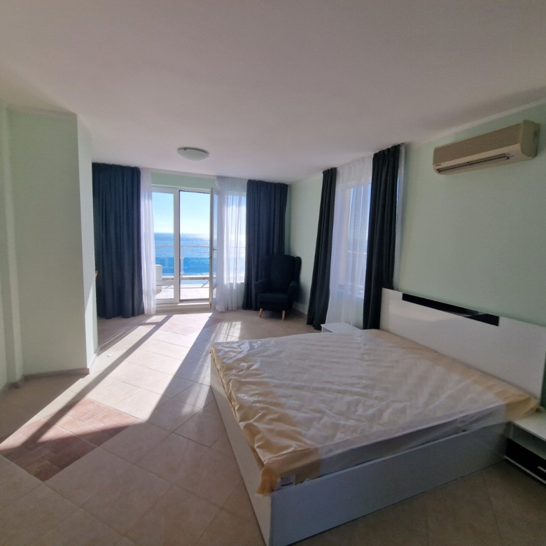 Трехкомнатная квартира в к-с Oasis PentHouse