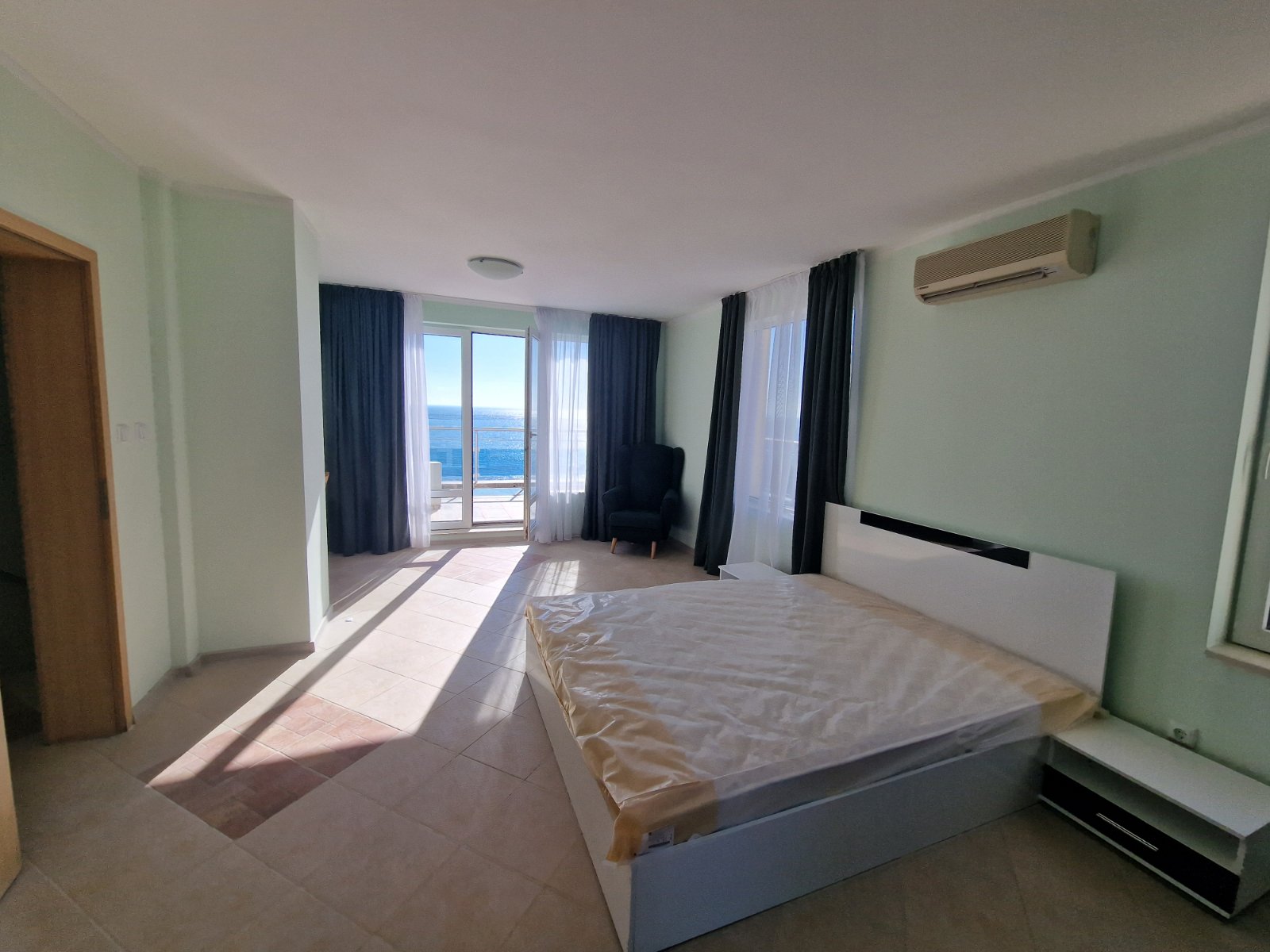 Трехкомнатная квартира в к-с Oasis PentHouse