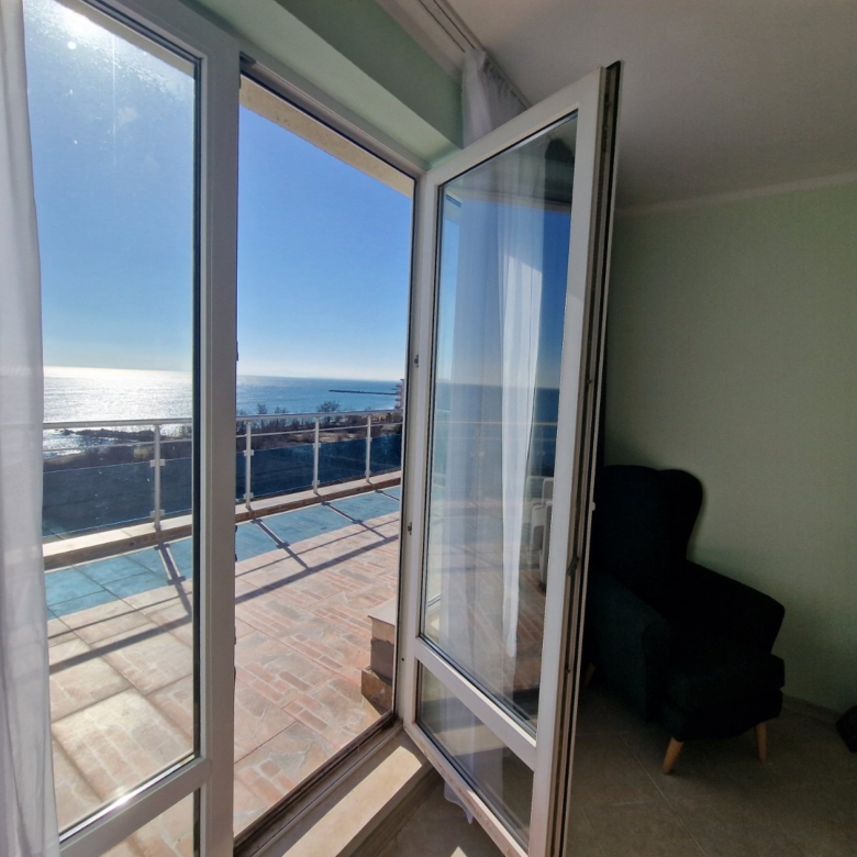 Трехкомнатная квартира в к-с Oasis PentHouse