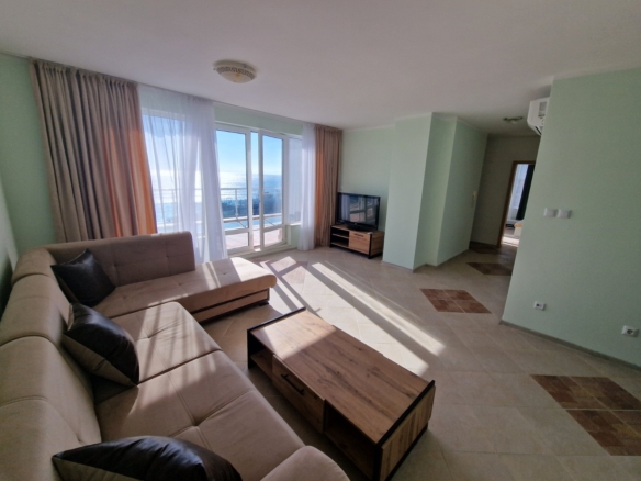Трехкомнатная квартира в к-с Oasis PentHouse