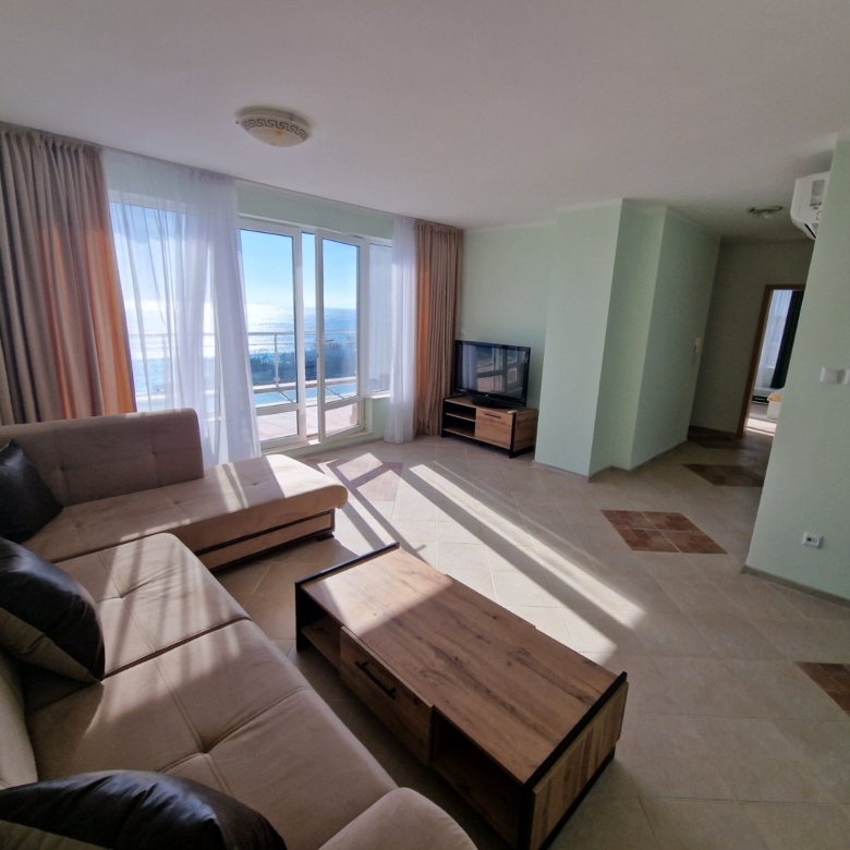 Трехкомнатная квартира в к-с Oasis PentHouse