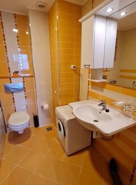 Трехкомнатная квартира в к-с Emerald Resort