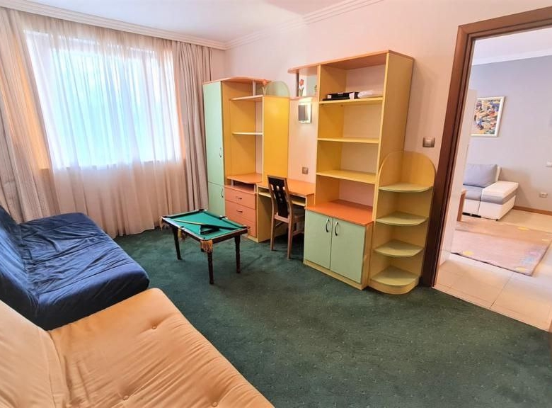 Трехкомнатная квартира в к-с Emerald Resort