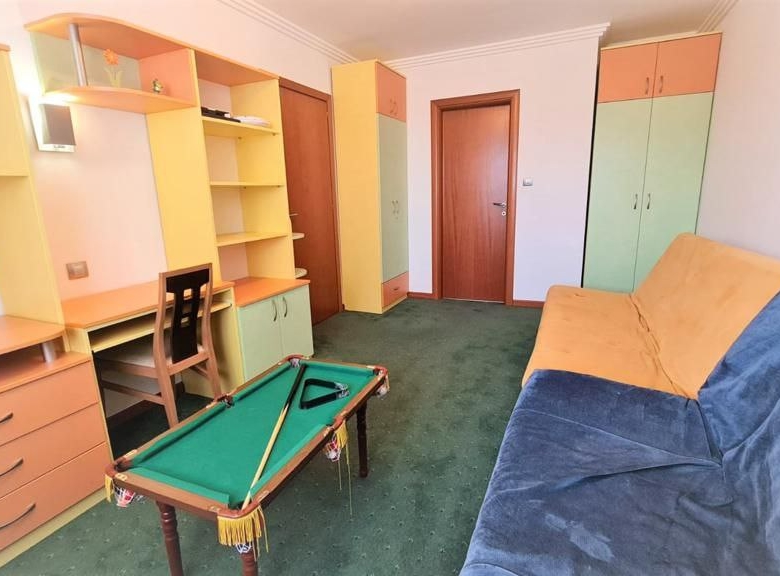 Трехкомнатная квартира в к-с Emerald Resort