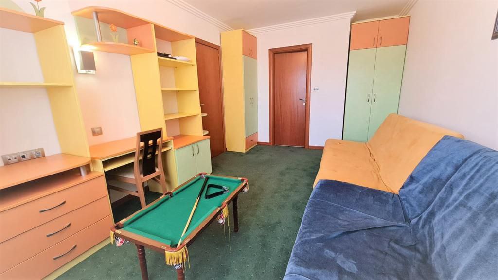 Трехкомнатная квартира в к-с Emerald Resort