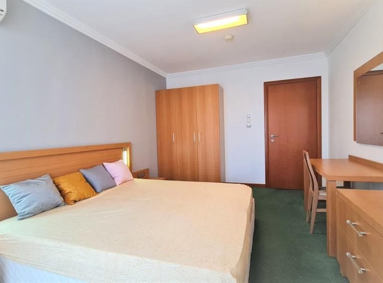 Трехкомнатная квартира в к-с Emerald Resort