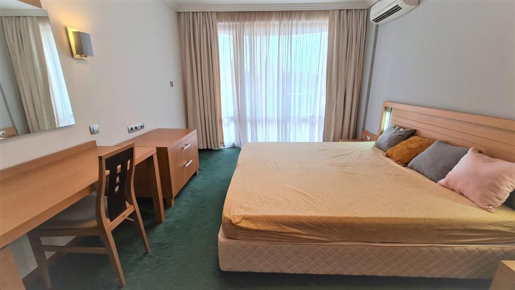 Трехкомнатная квартира в к-с Emerald Resort