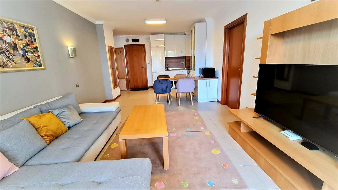Трехкомнатная квартира в к-с Emerald Resort
