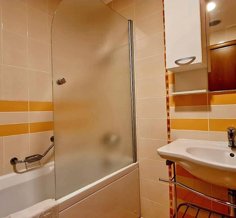 Трехкомнатная квартира в к-с Emerald Resort