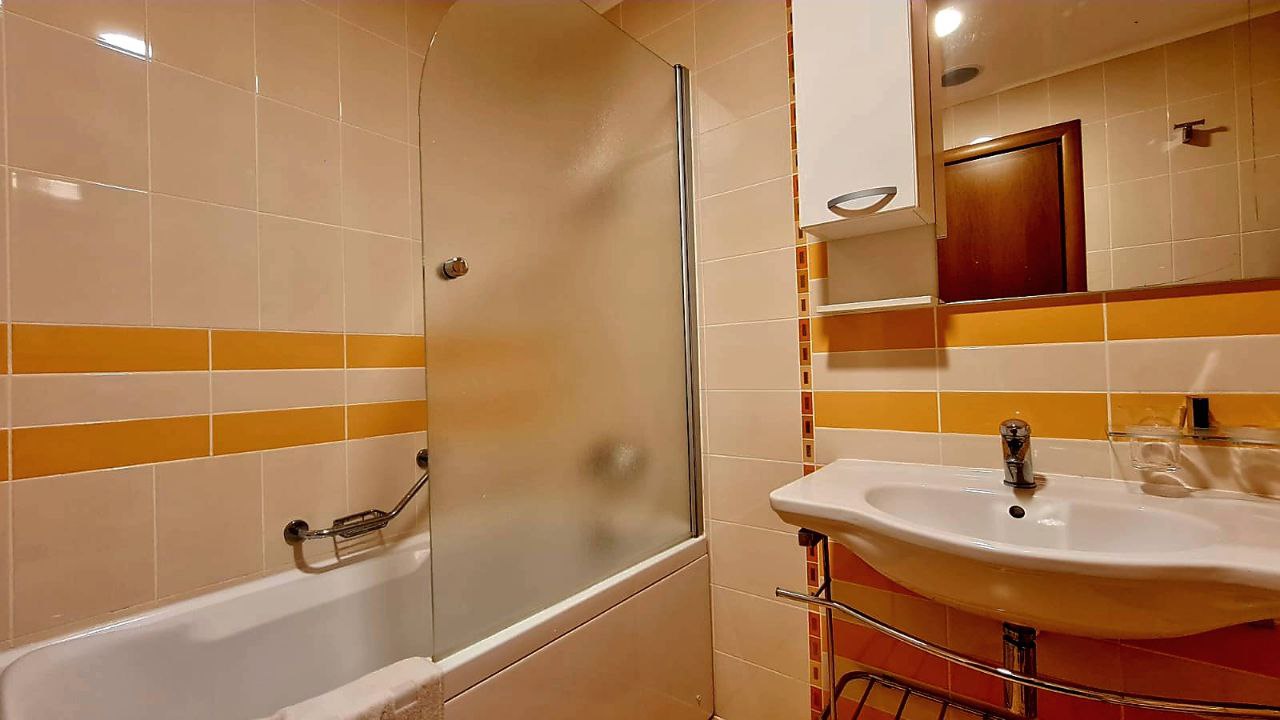 Трехкомнатная квартира в к-с Emerald Resort