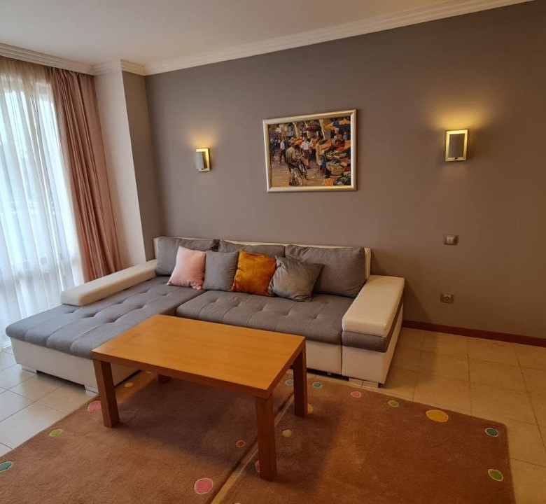 Трехкомнатная квартира в к-с Emerald Resort