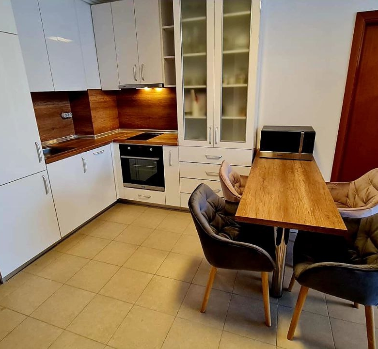 Трехкомнатная квартира в к-с Emerald Resort