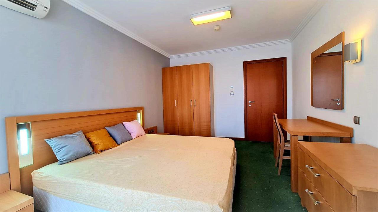 Трехкомнатная квартира в к-с Emerald Resort