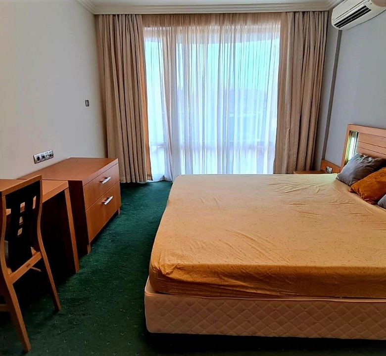 Трехкомнатная квартира в к-с Emerald Resort