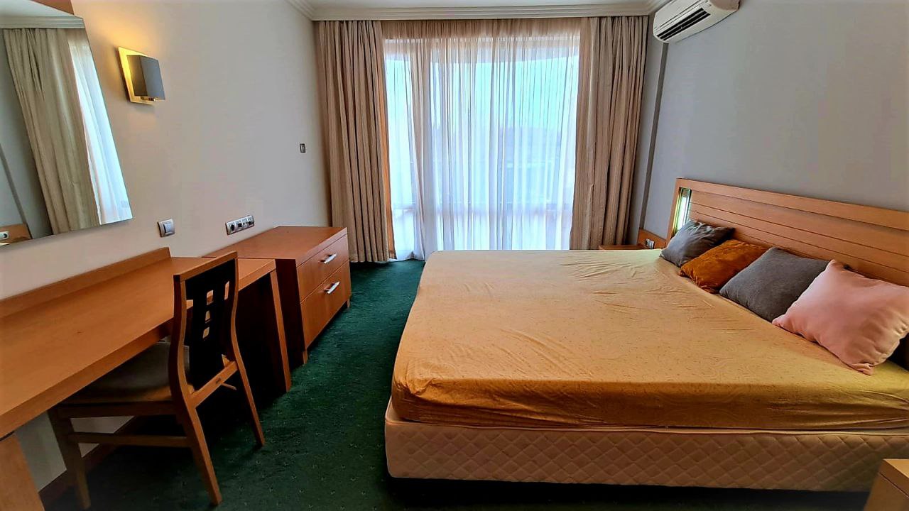 Трехкомнатная квартира в к-с Emerald Resort