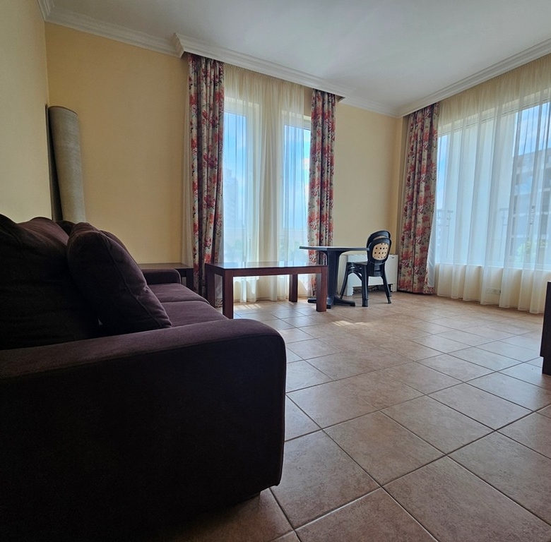 Трехкомнатная квартира в к-с Sunset Resort