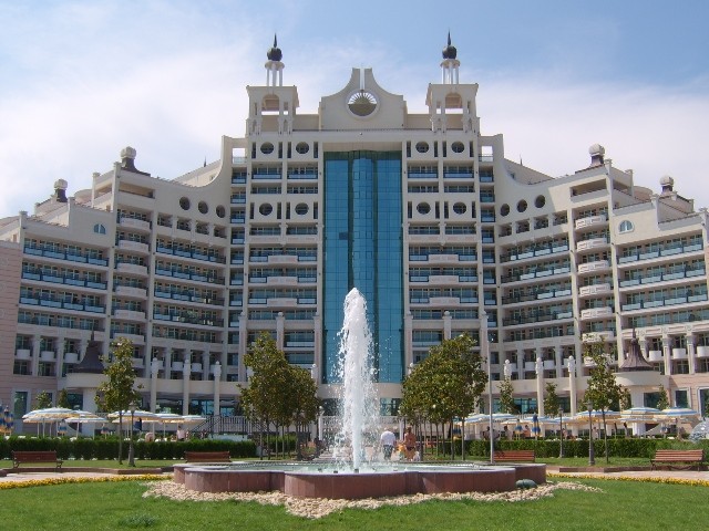 Трехкомнатная квартира в к-с Sunset Resort
