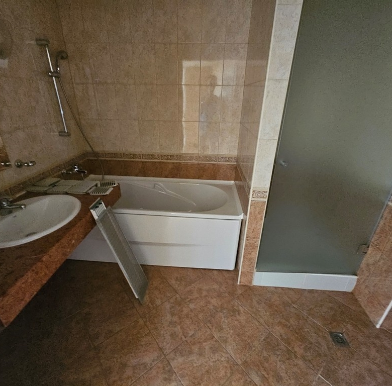 Трехкомнатная квартира в к-с Sunset Resort