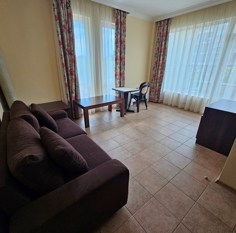 Трехкомнатная квартира в к-с Sunset Resort