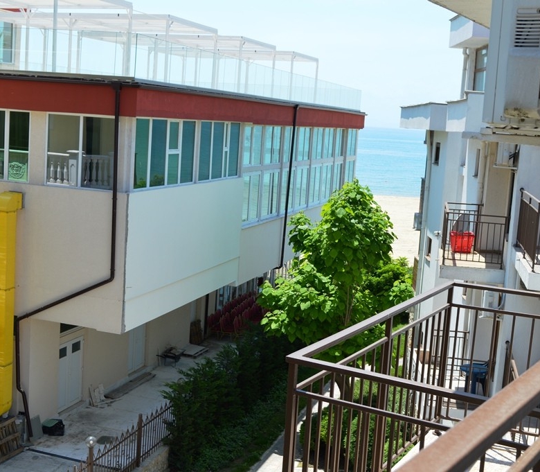 Трехкомнатная квартира в к-с Messambria Fort Beach